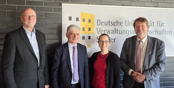 Prof. Dr. Giogi Khuba aus Georgien zum Austausch im Rektorat_Jan 2026, Foto: DUV