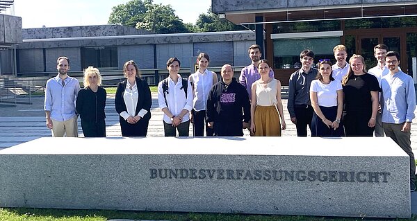 Seminarteilnehmende zu Besuch beim BVerfG